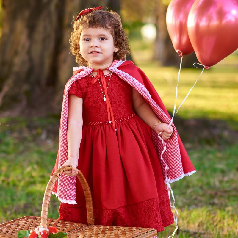 Vestido Chapeuzinho Vermelho com Capa